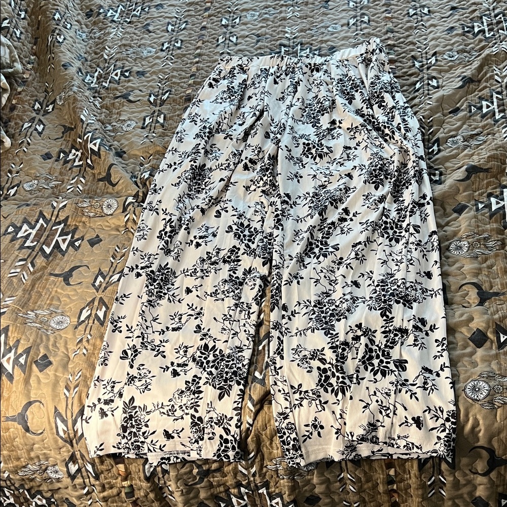 Cider Black and White Floral Wide Leg Pants